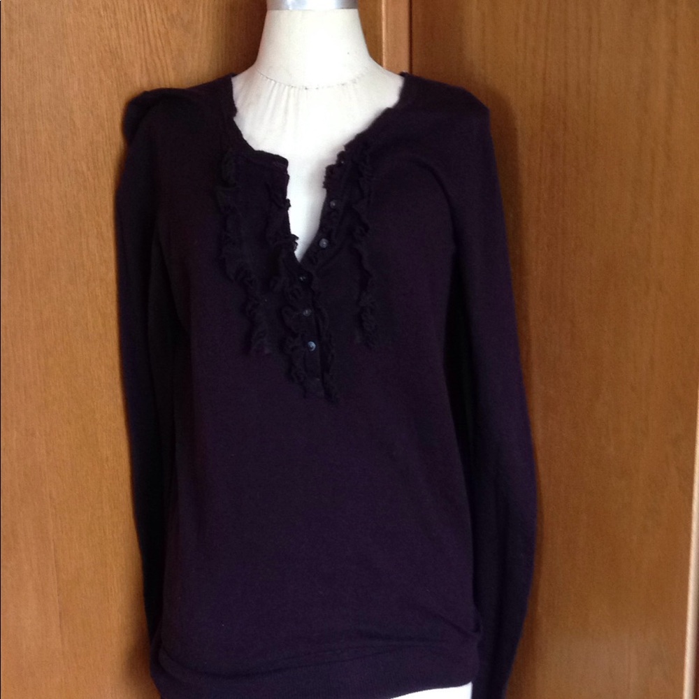 Gap ruffled front henley knit top